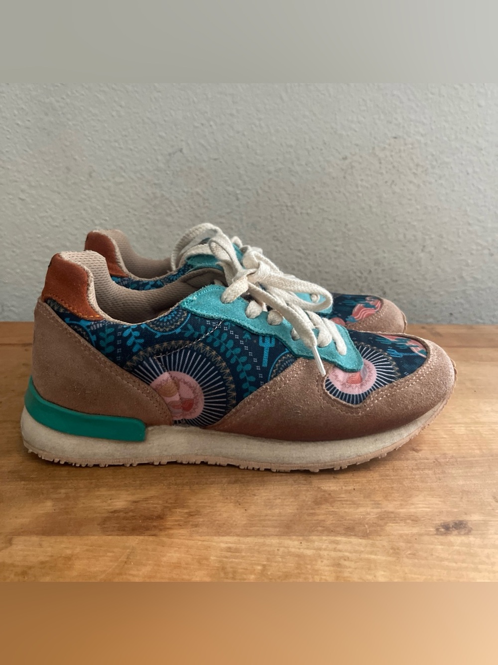 Inkkas Jogger Soccoro Women Leather Suede Sneakers Size 7W 5M